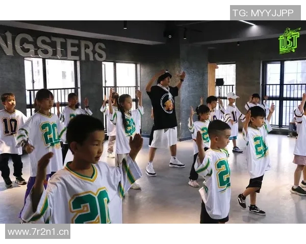 热议街舞:北京街舞队如何引领技术变革与文化创新的新时代 热议街舞:北京街舞队如何引领技术变革与文化创新的新时代